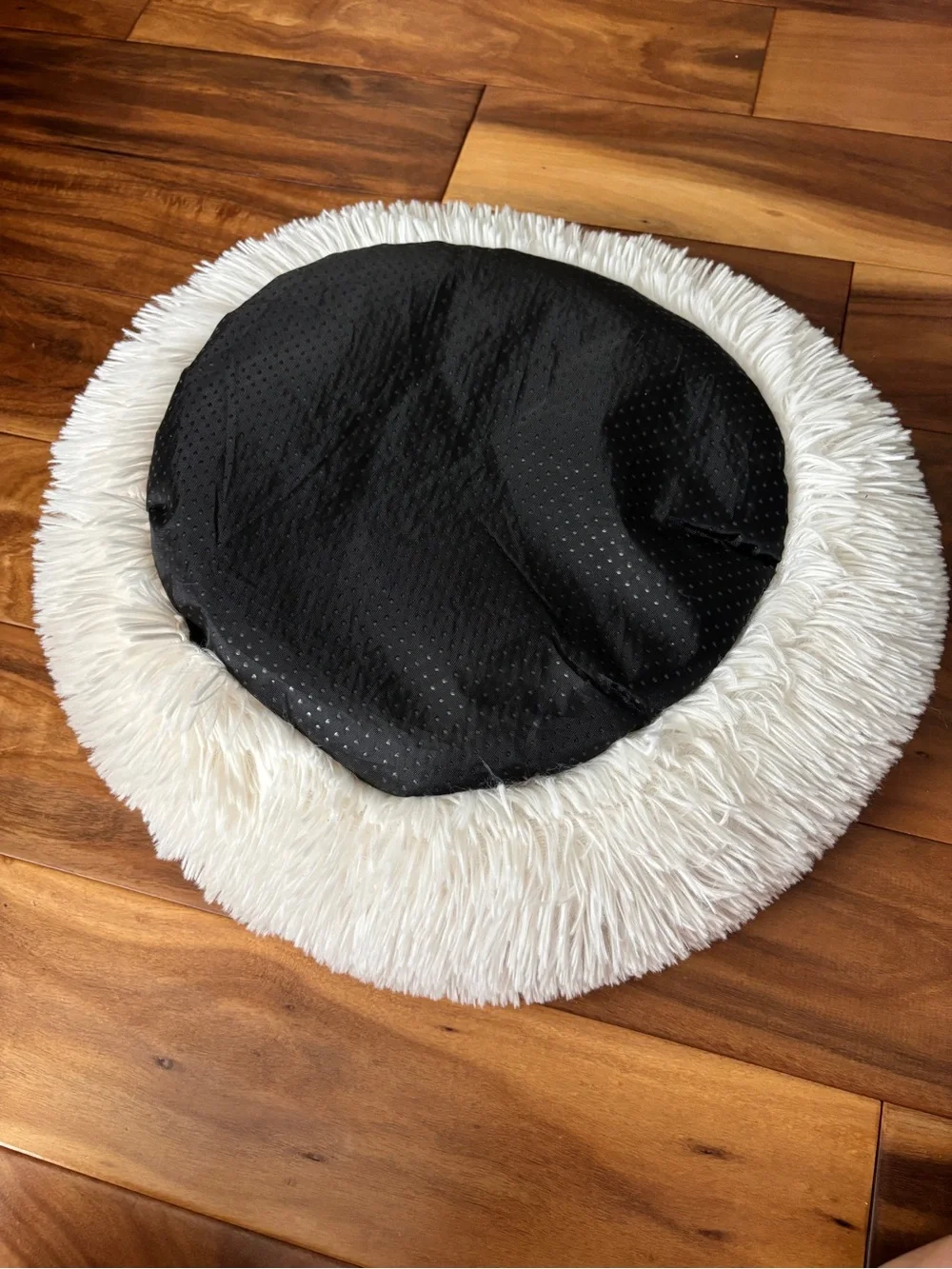 Cozy Cream Shag Round small dog/ cat bed